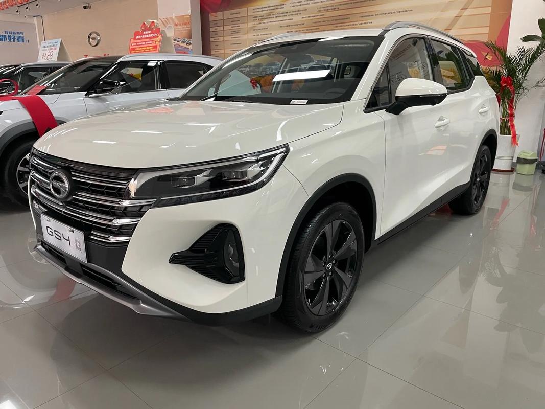 广汽传祺gs4 配置:智行科技版搭载:巨浪动力第三代1